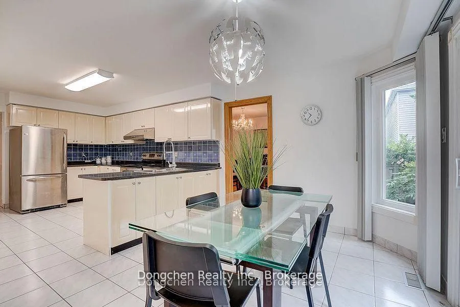 Photo 19 of 145 Brownridge Drive, Vaughan, Brownridge — HOMEH