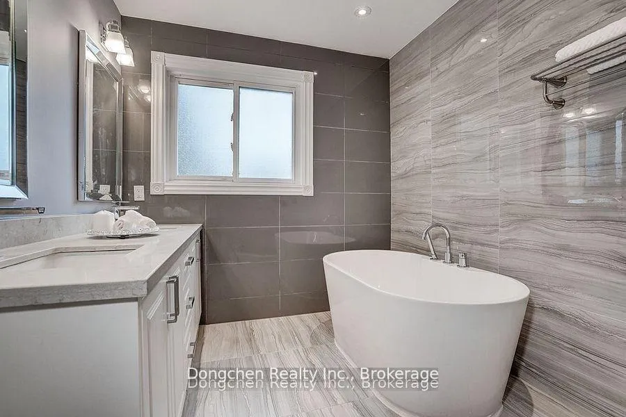 Photo 31 of 145 Brownridge Drive, Vaughan, Brownridge — HOMEH