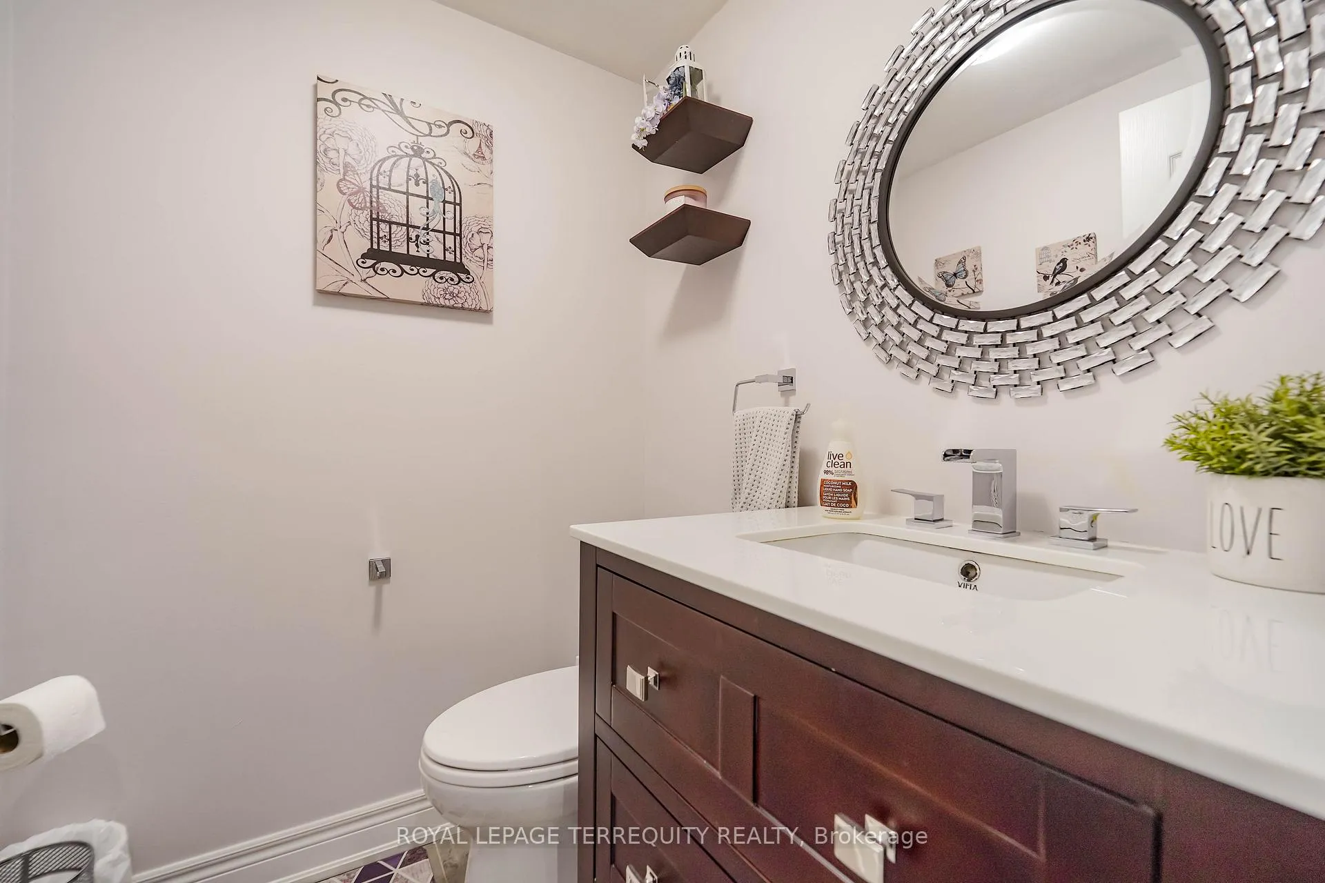 Photo 4 of 9 Stonebriar Drive, Vaughan, Maple — HOMEH