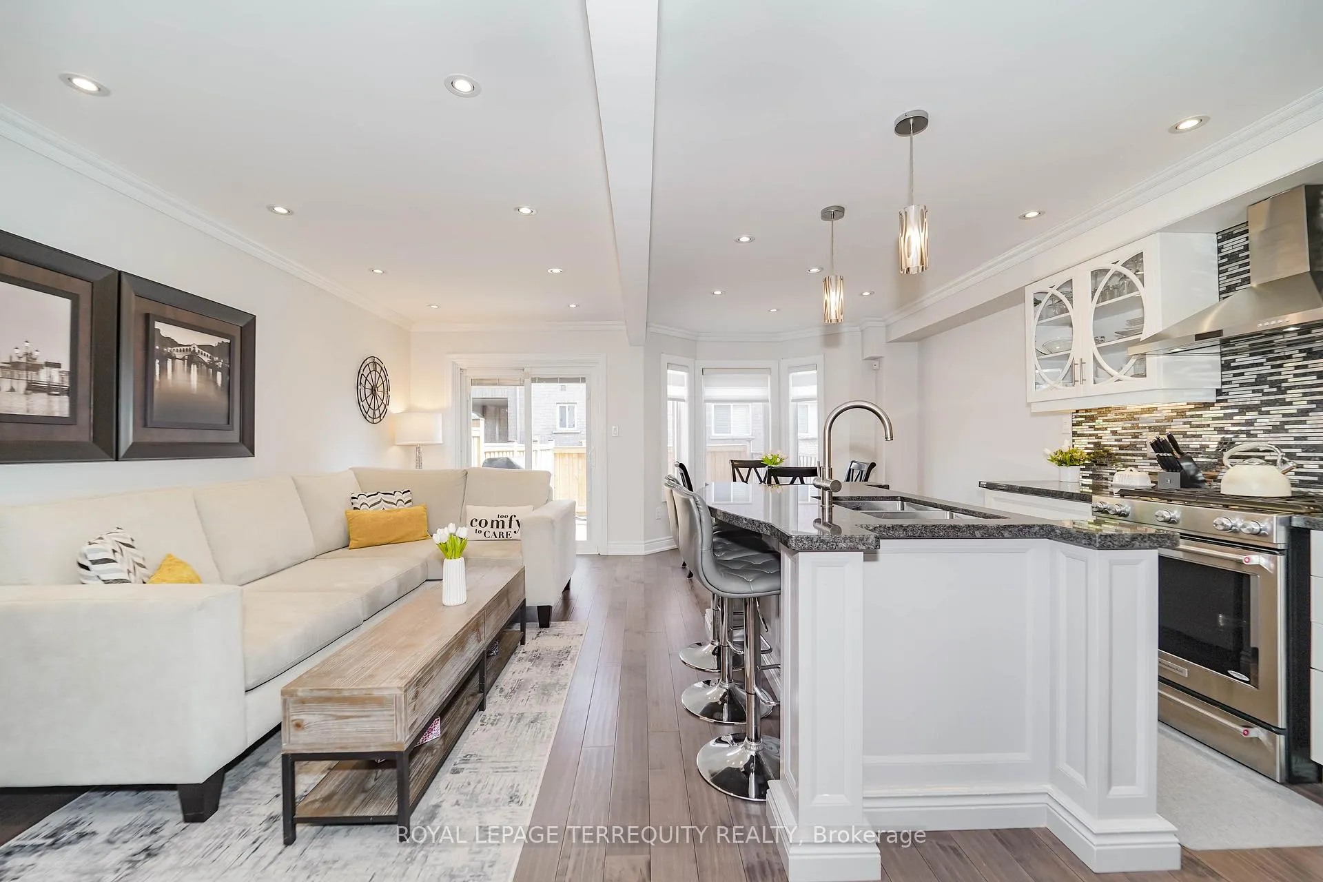 Photo 9 of 9 Stonebriar Drive, Vaughan, Maple — HOMEH