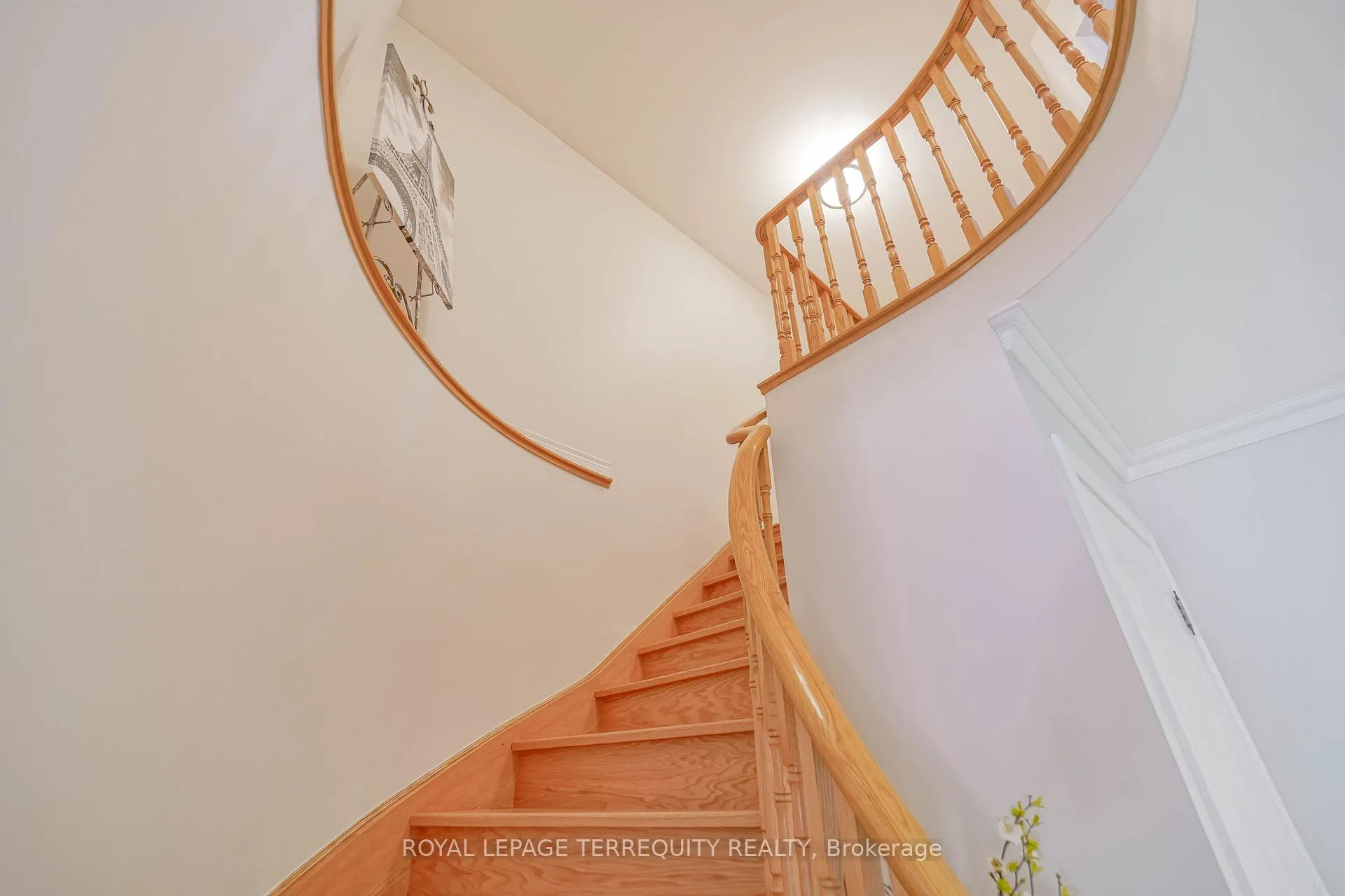 Photo 15 of 9 Stonebriar Drive, Vaughan, Maple — HOMEH