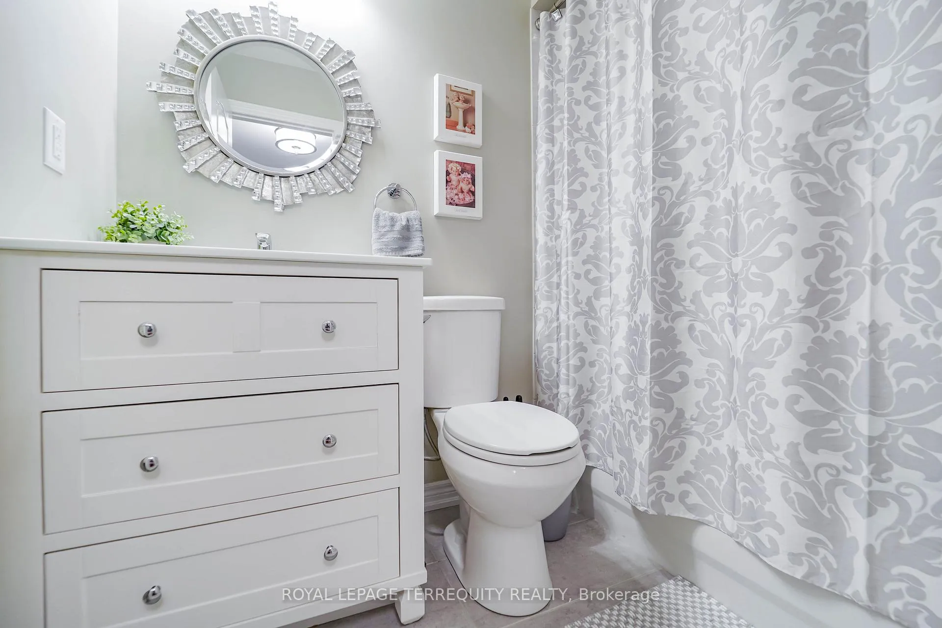 Photo 23 of 9 Stonebriar Drive, Vaughan, Maple — HOMEH