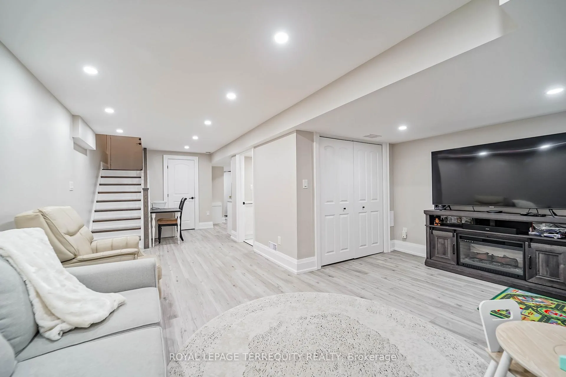 Photo 27 of 9 Stonebriar Drive, Vaughan, Maple — HOMEH