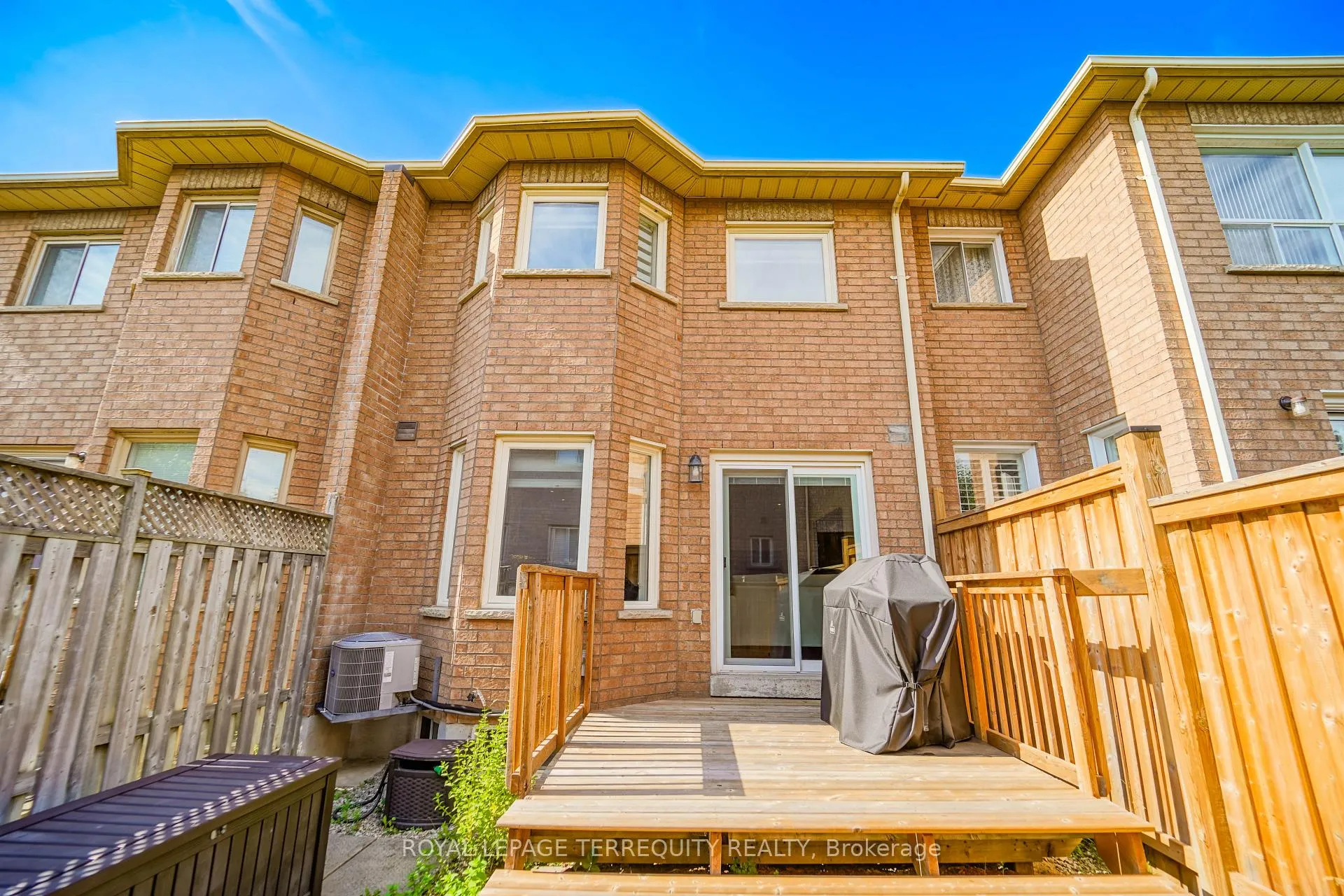 Photo 37 of 9 Stonebriar Drive, Vaughan, Maple — HOMEH