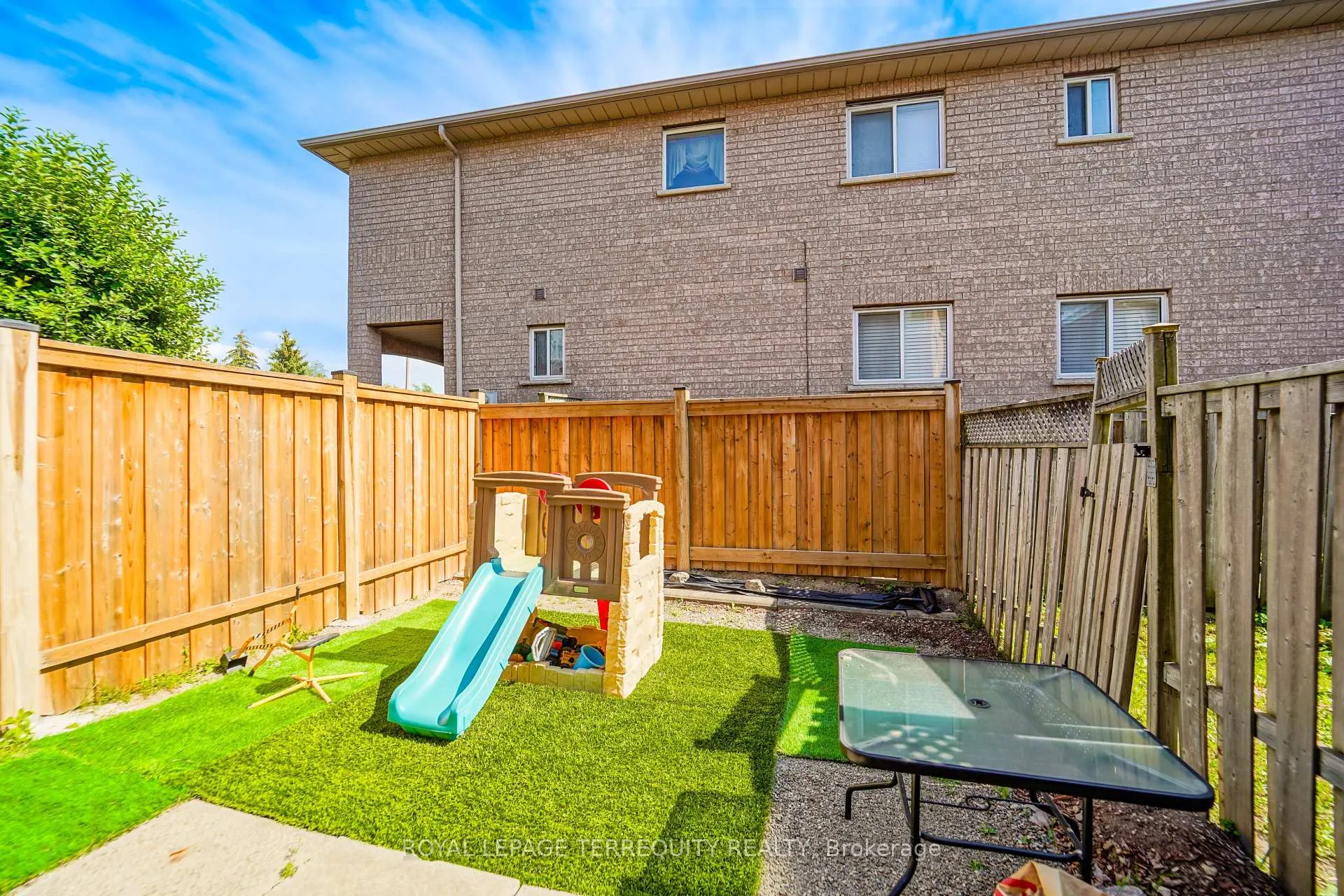 Photo 38 of 9 Stonebriar Drive, Vaughan, Maple — HOMEH