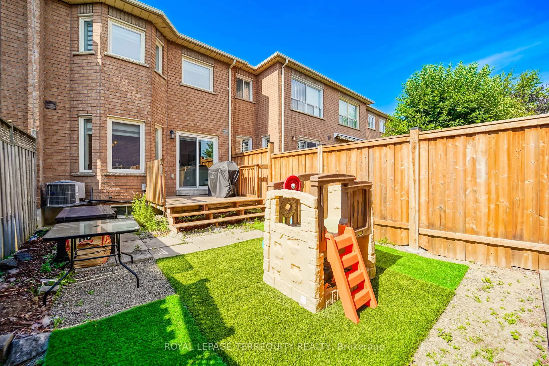 Photo 39 of 9 Stonebriar Drive, Vaughan, Maple — HOMEH