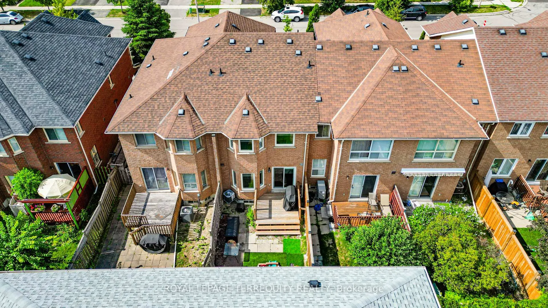Photo 46 of 9 Stonebriar Drive, Vaughan, Maple — HOMEH