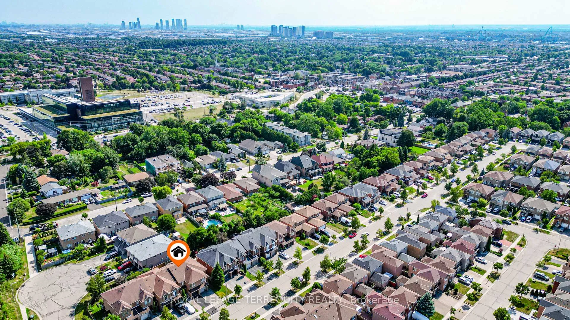 Photo 49 of 9 Stonebriar Drive, Vaughan, Maple — HOMEH