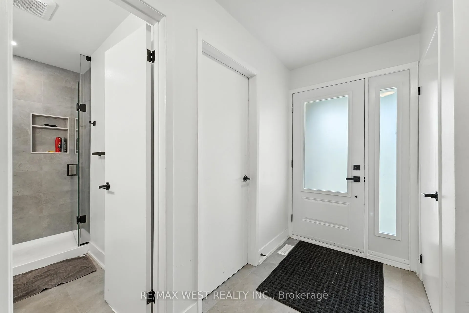Photo 4 of 34 Stewart Avenue, New Tecumseth, Alliston — HOMEH