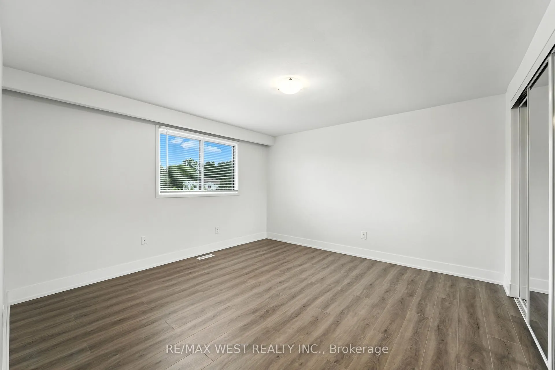 Photo 13 of 34 Stewart Avenue, New Tecumseth, Alliston — HOMEH