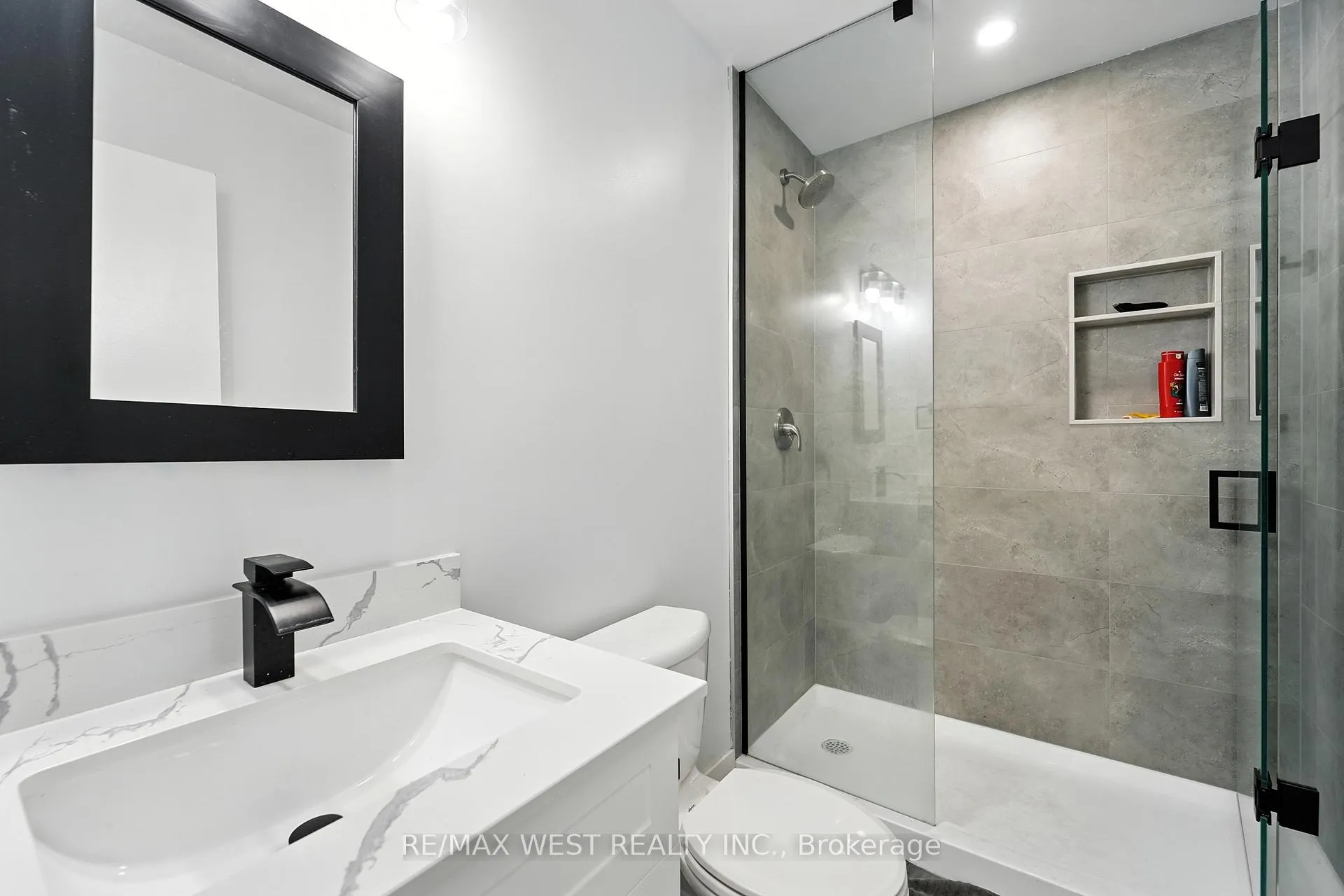 Photo 21 of 34 Stewart Avenue, New Tecumseth, Alliston — HOMEH