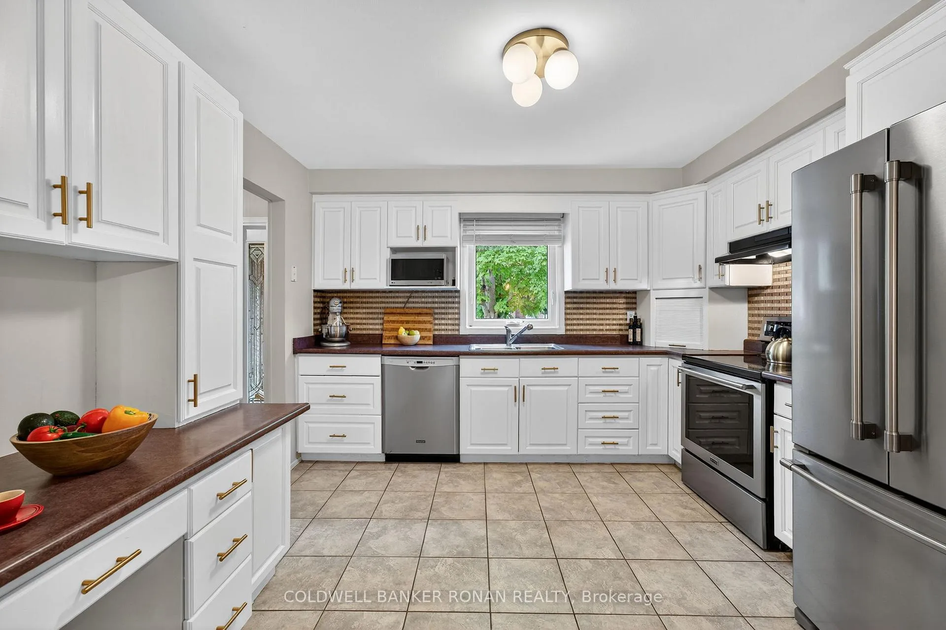 Photo 7 of 16 Fraser Avenue, New Tecumseth, Tottenham — HOMEH