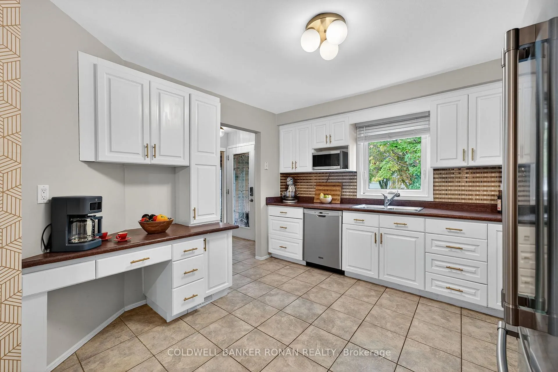 Photo 9 of 16 Fraser Avenue, New Tecumseth, Tottenham — HOMEH