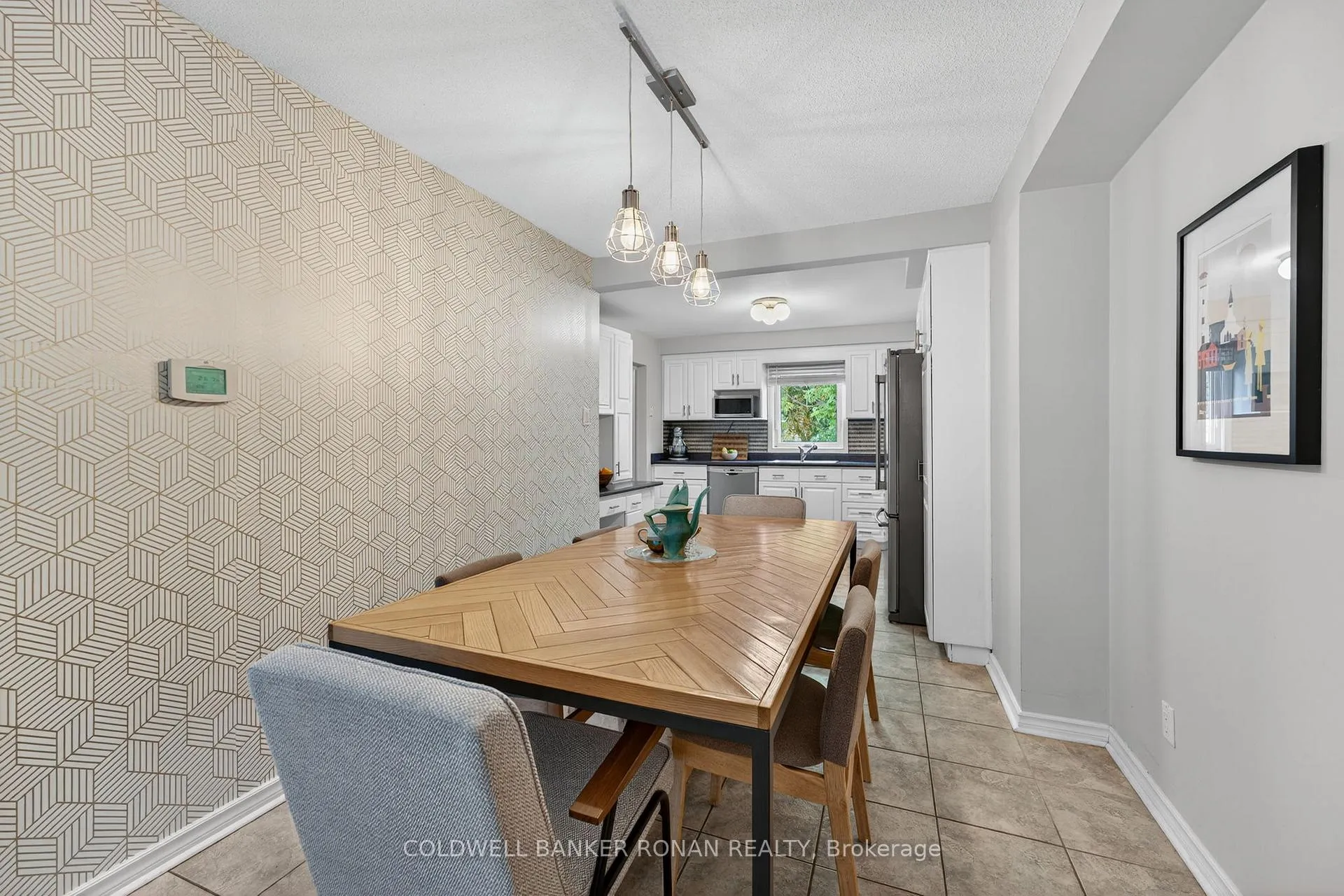 Photo 14 of 16 Fraser Avenue, New Tecumseth, Tottenham — HOMEH