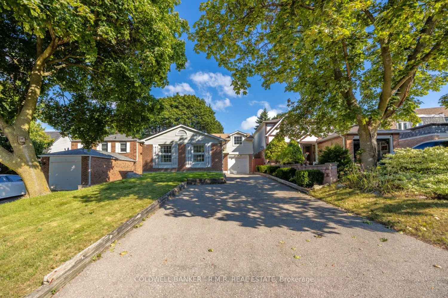 Photo 2 of 8 Aberfeldy Crescent, Markham, German Mills — HOMEH