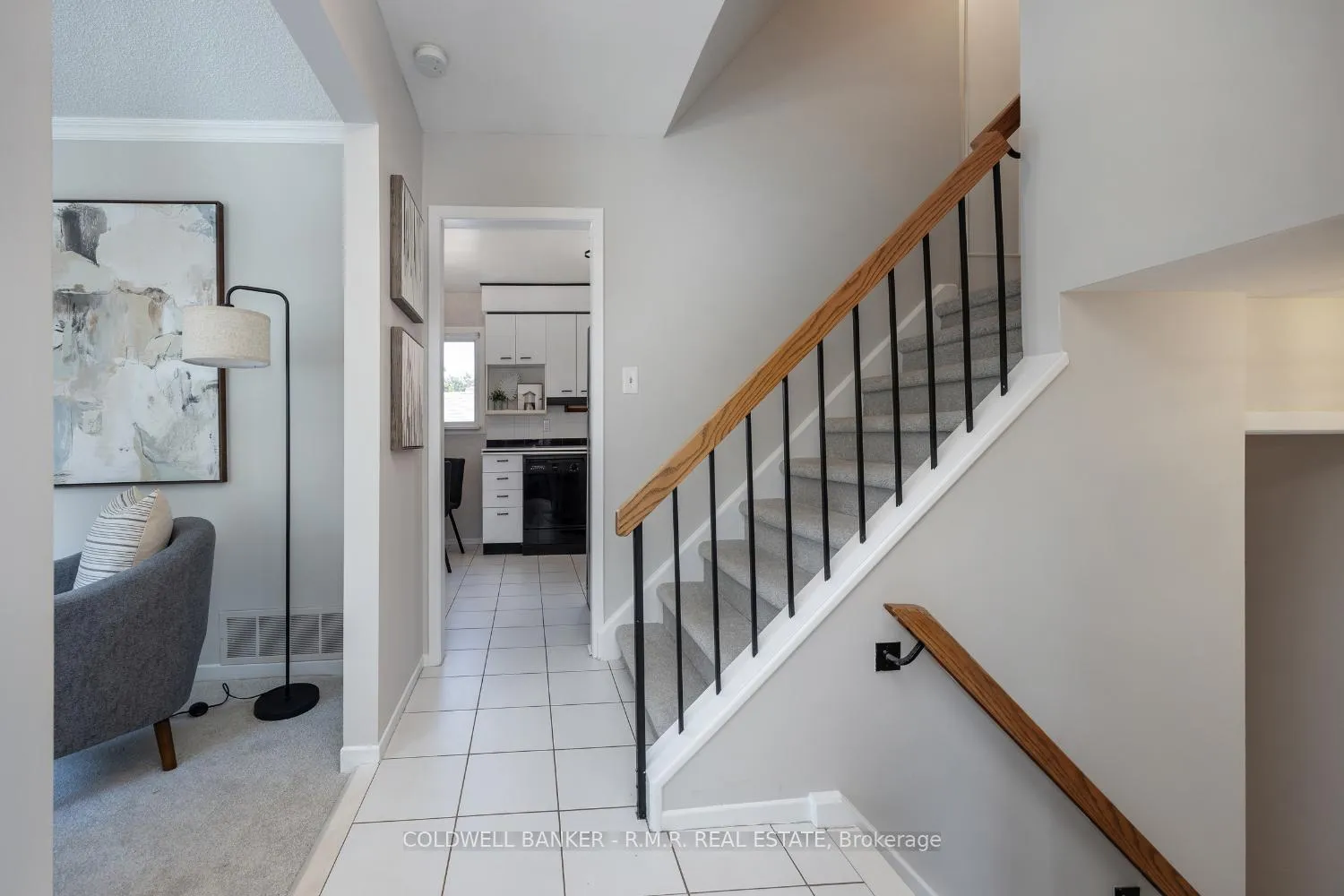 Photo 4 of 8 Aberfeldy Crescent, Markham, German Mills — HOMEH