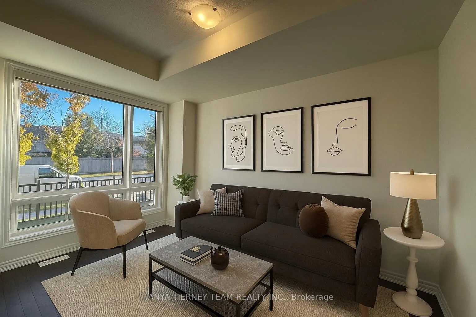 Photo 4 of 288 Carnwith Drive E, Whitby, Brooklin — HOMEH