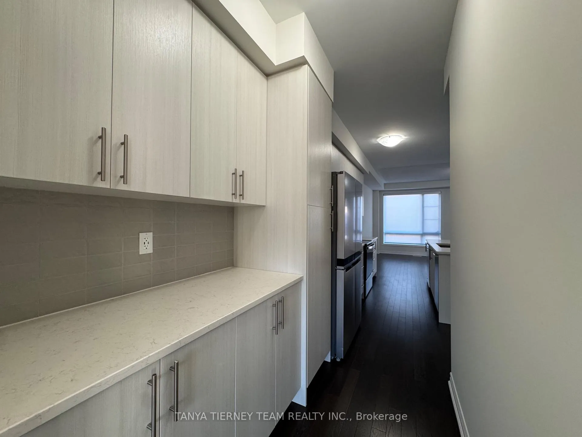 Photo 5 of 288 Carnwith Drive E, Whitby, Brooklin — HOMEH