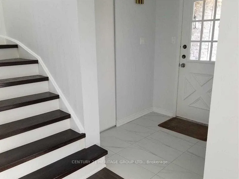 Photo 2 of 22 Breckonwood Crescent, Markham, Aileen-Willowbrook — HOMEH