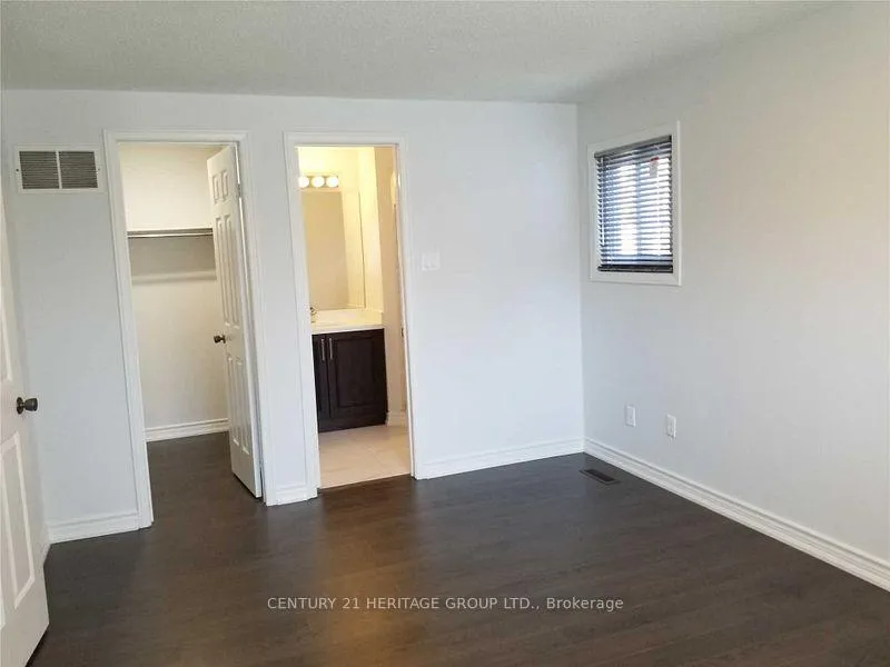 Photo 6 of 22 Breckonwood Crescent, Markham, Aileen-Willowbrook — HOMEH