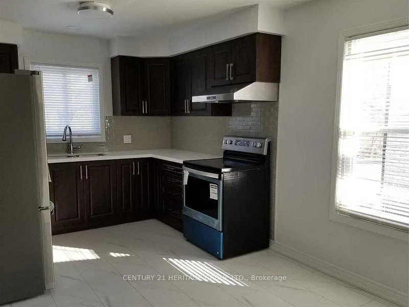 Photo 9 of 22 Breckonwood Crescent, Markham, Aileen-Willowbrook — HOMEH