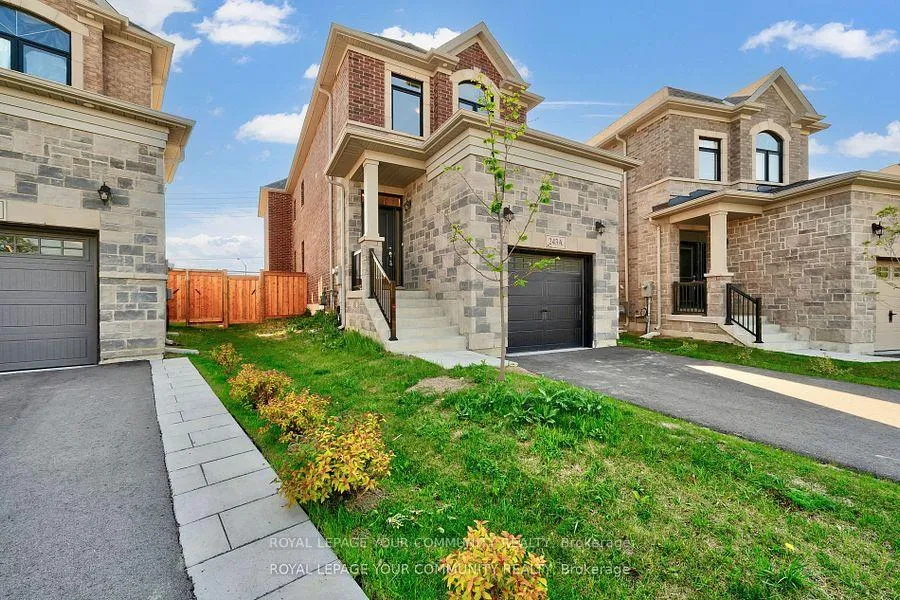 Photo 2 of 243A Andy Crescent, Vaughan, West Woodbridge — HOMEH