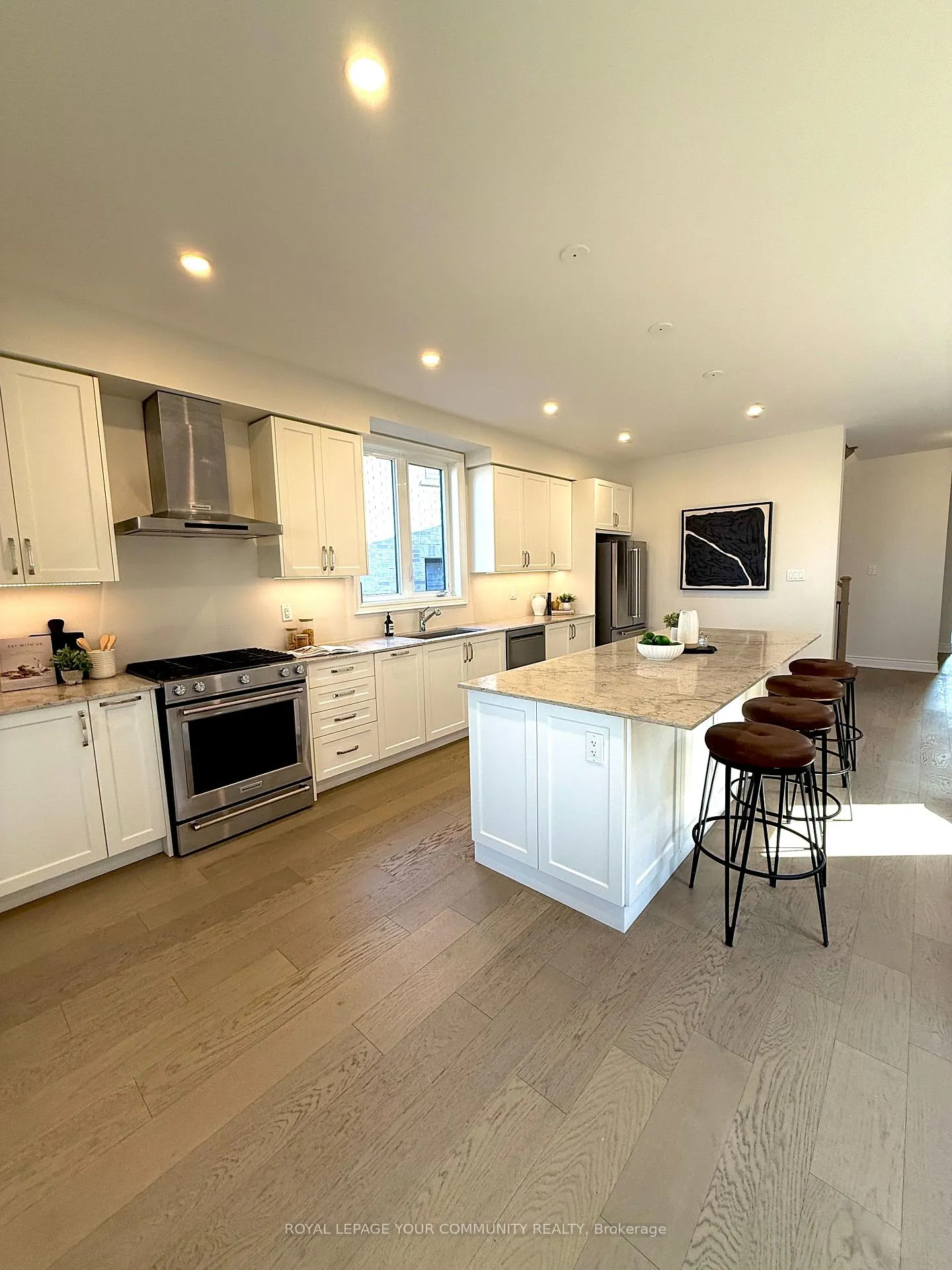 Photo 9 of 243A Andy Crescent, Vaughan, West Woodbridge — HOMEH