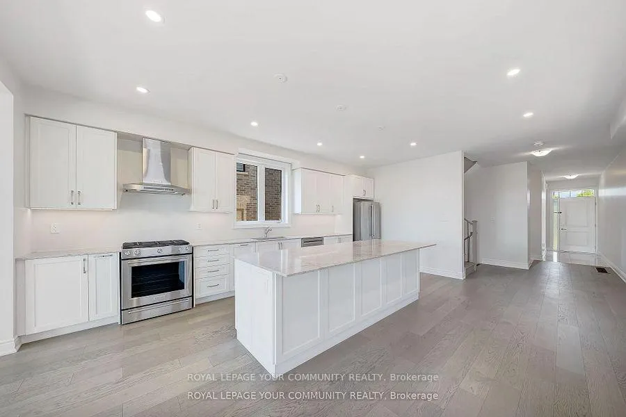 Photo 17 of 243A Andy Crescent, Vaughan, West Woodbridge — HOMEH