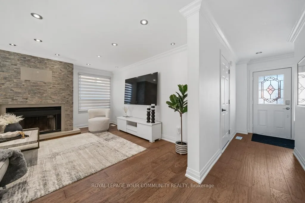 Photo 4 of 65 Westhampton Drive, Vaughan, Brownridge — HOMEH