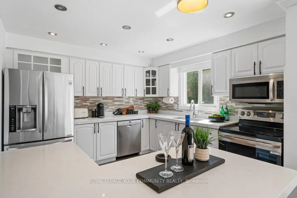Photo 7 of 65 Westhampton Drive, Vaughan, Brownridge — HOMEH