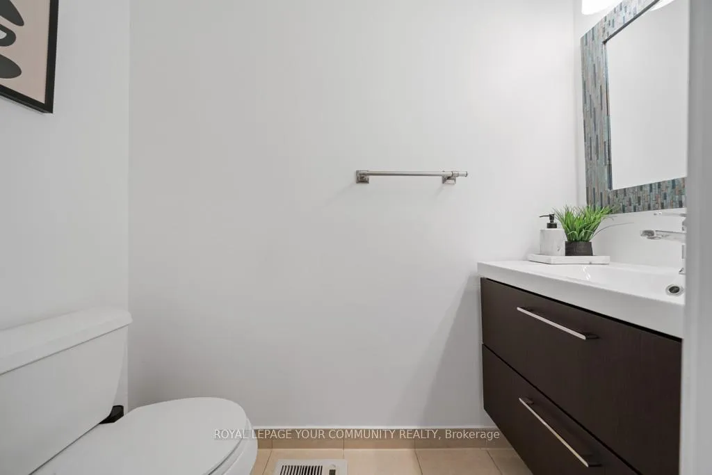 Photo 10 of 65 Westhampton Drive, Vaughan, Brownridge — HOMEH