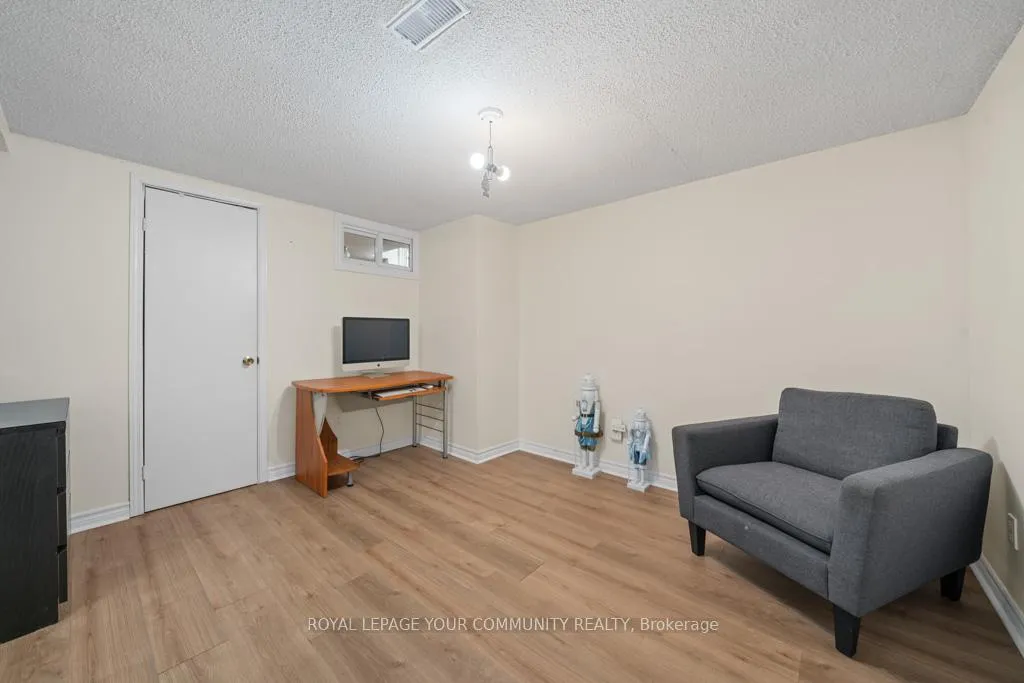 Photo 23 of 65 Westhampton Drive, Vaughan, Brownridge — HOMEH