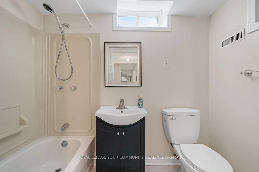 Photo 24 of 65 Westhampton Drive, Vaughan, Brownridge — HOMEH