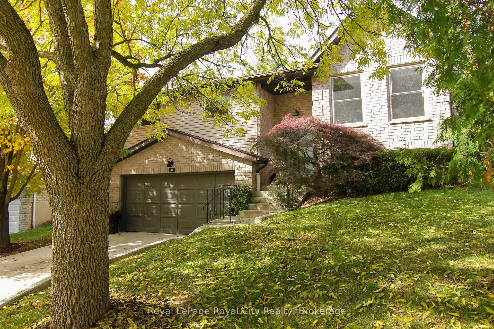 Photo 1 of 41 Shoemaker Crescent, Guelph, Willow West/Sugarbush/West Acres — HOMEH
