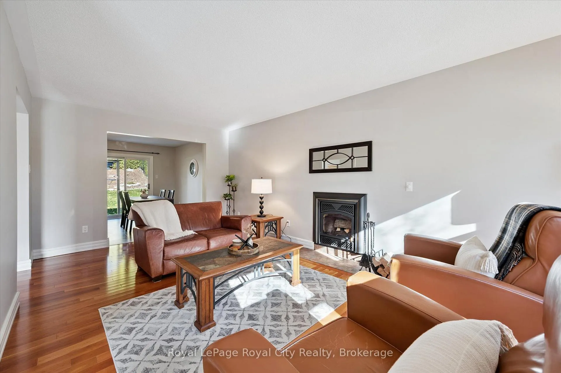 Photo 7 of 41 Shoemaker Crescent, Guelph, Willow West/Sugarbush/West Acres — HOMEH