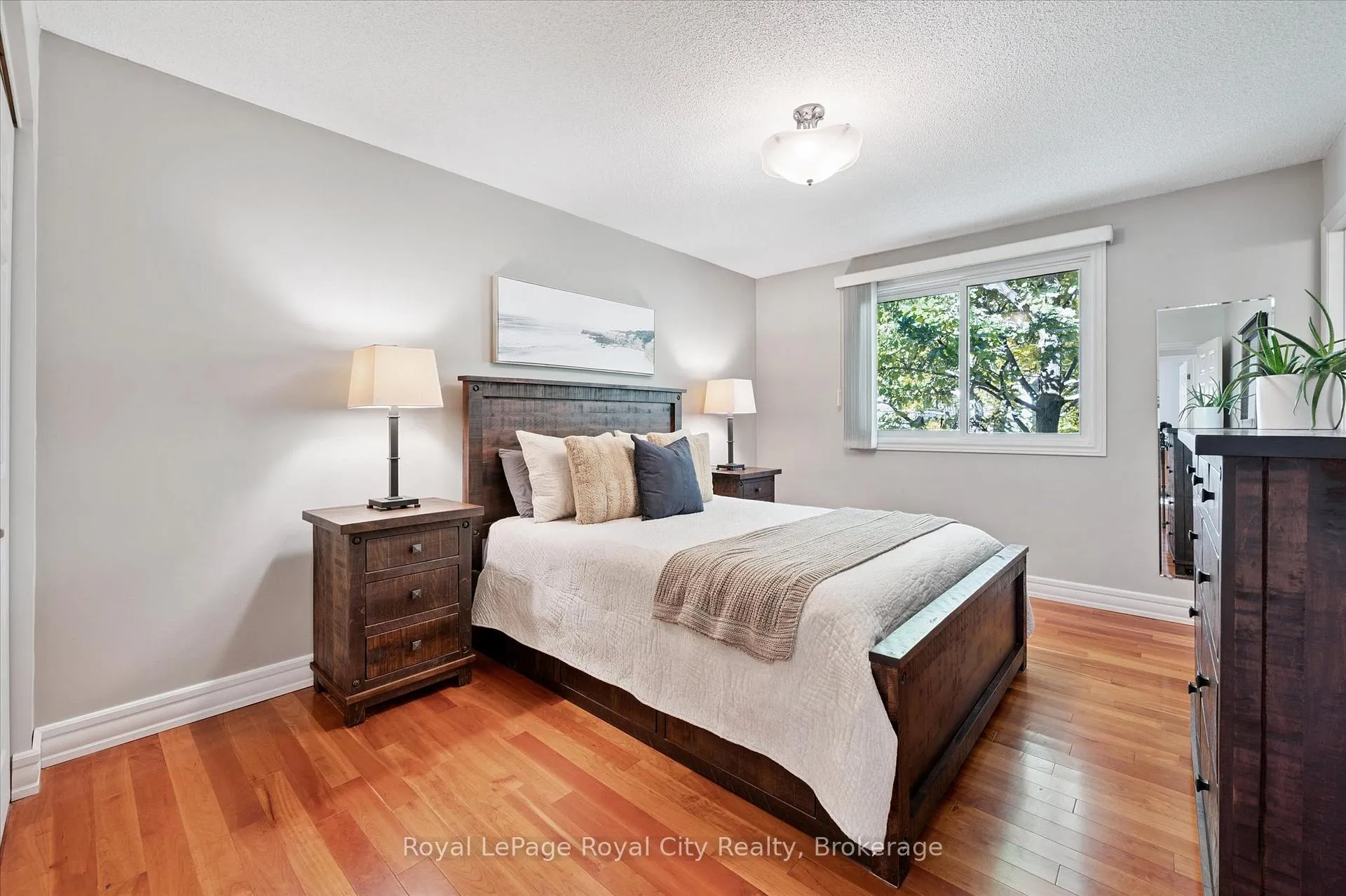 Photo 16 of 41 Shoemaker Crescent, Guelph, Willow West/Sugarbush/West Acres — HOMEH