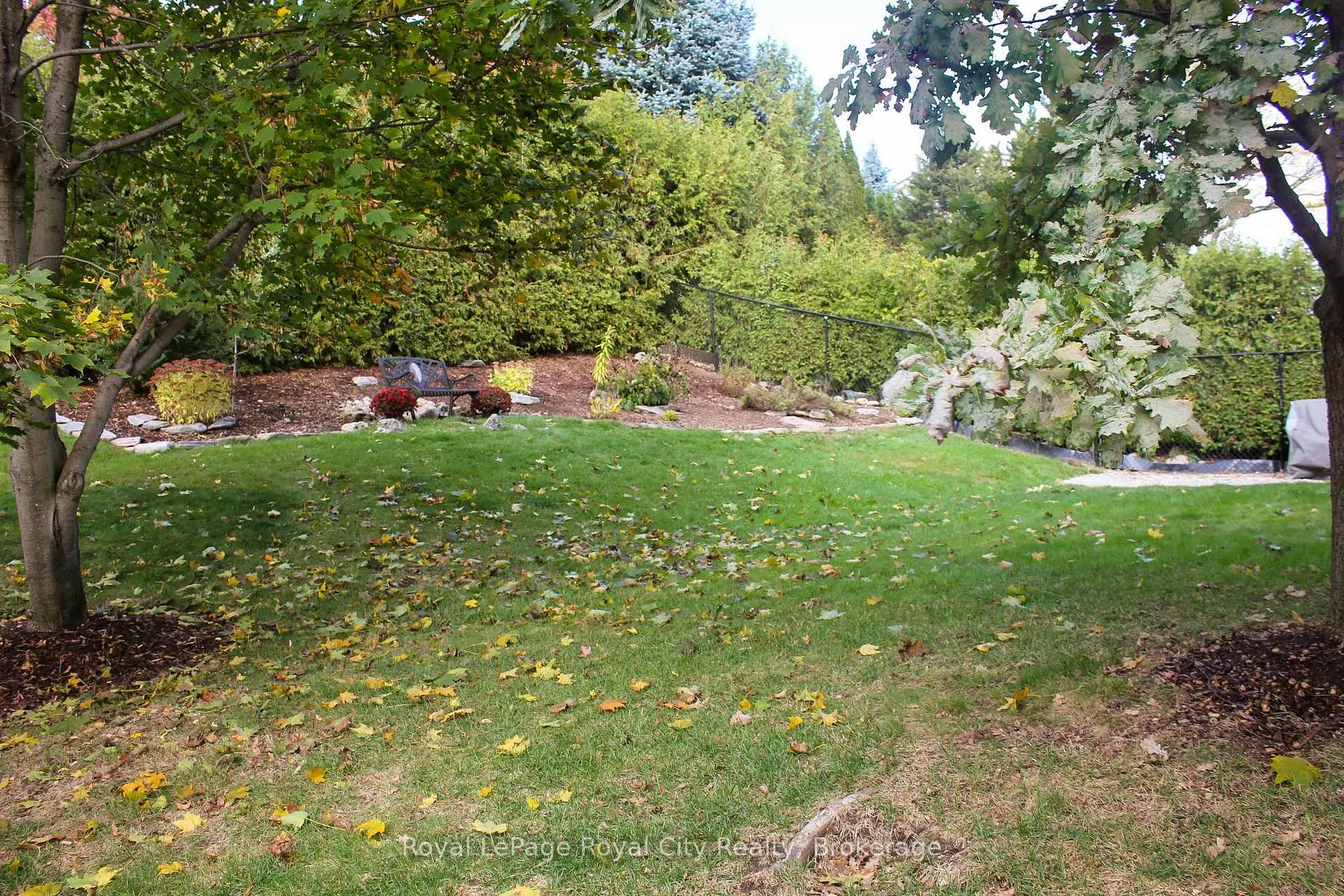Photo 25 of 41 Shoemaker Crescent, Guelph, Willow West/Sugarbush/West Acres — HOMEH