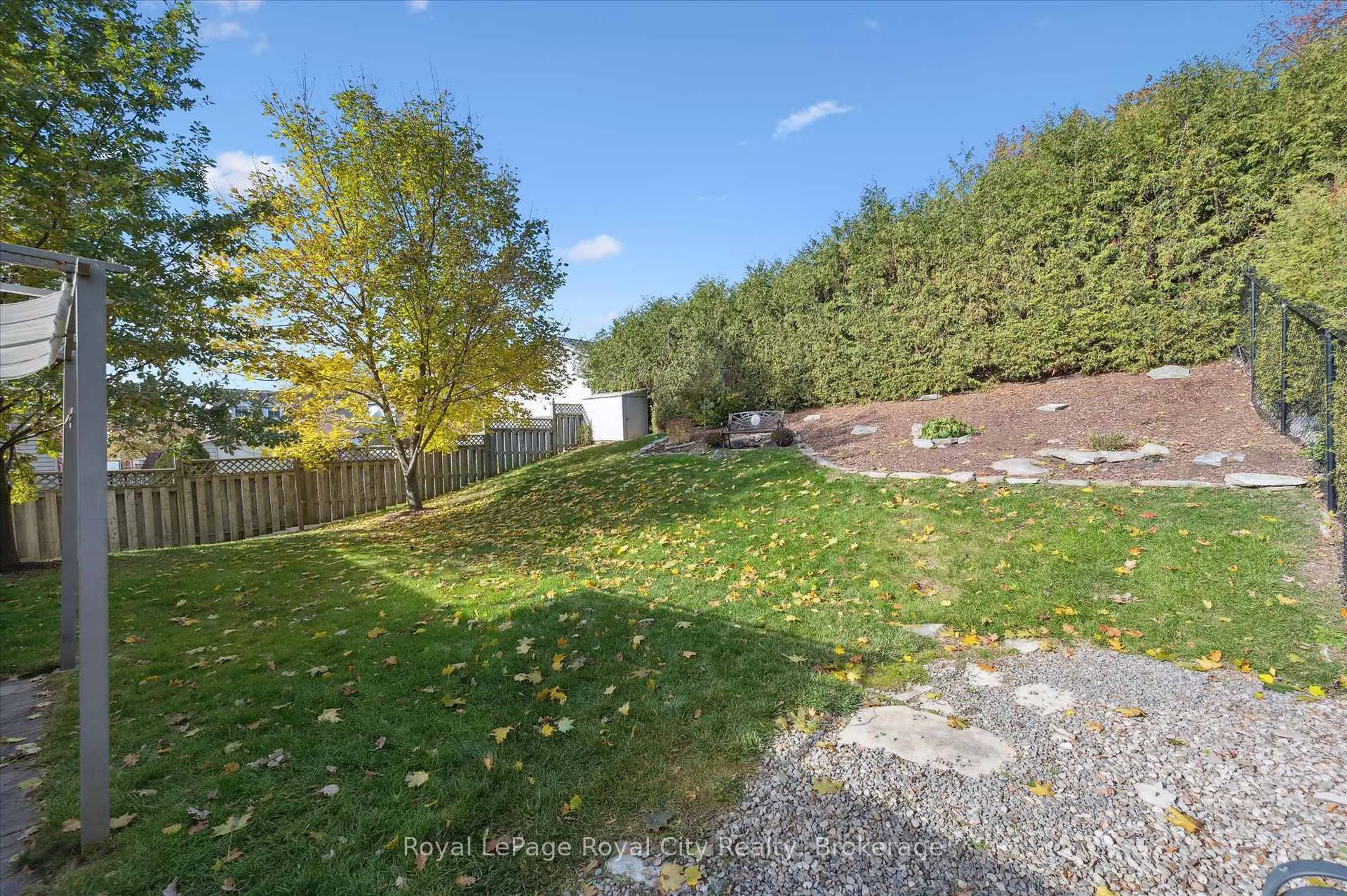 Photo 26 of 41 Shoemaker Crescent, Guelph, Willow West/Sugarbush/West Acres — HOMEH