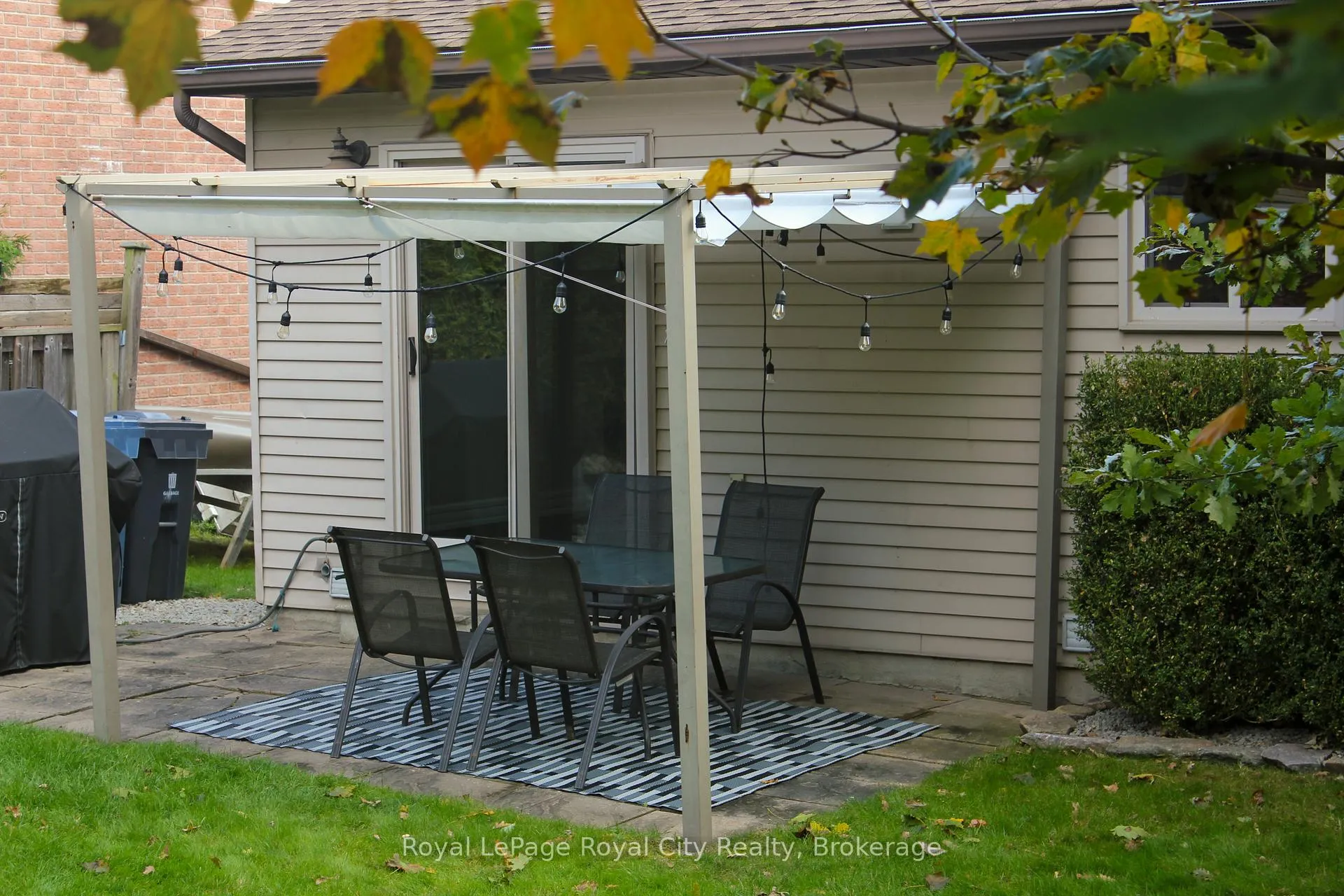 Photo 28 of 41 Shoemaker Crescent, Guelph, Willow West/Sugarbush/West Acres — HOMEH