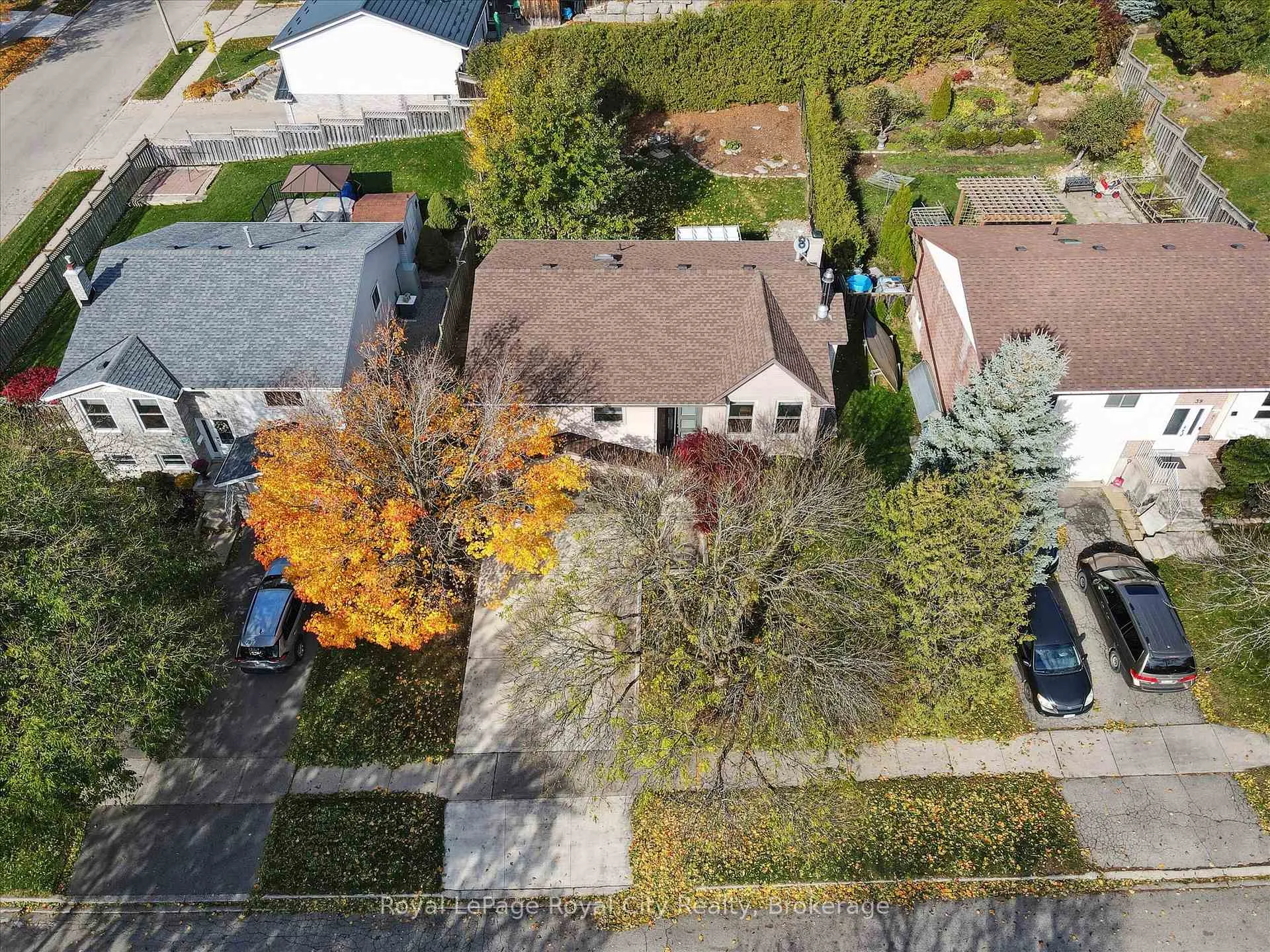 Photo 34 of 41 Shoemaker Crescent, Guelph, Willow West/Sugarbush/West Acres — HOMEH