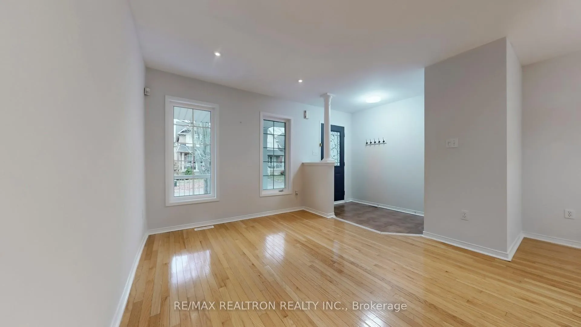 Photo 4 of 214 Everett Street, Markham, Wismer — HOMEH