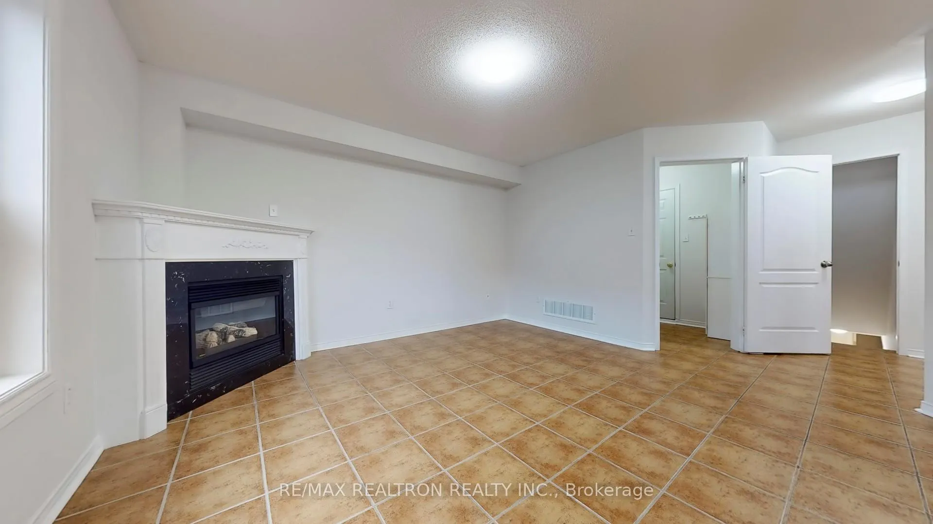 Photo 11 of 214 Everett Street, Markham, Wismer — HOMEH