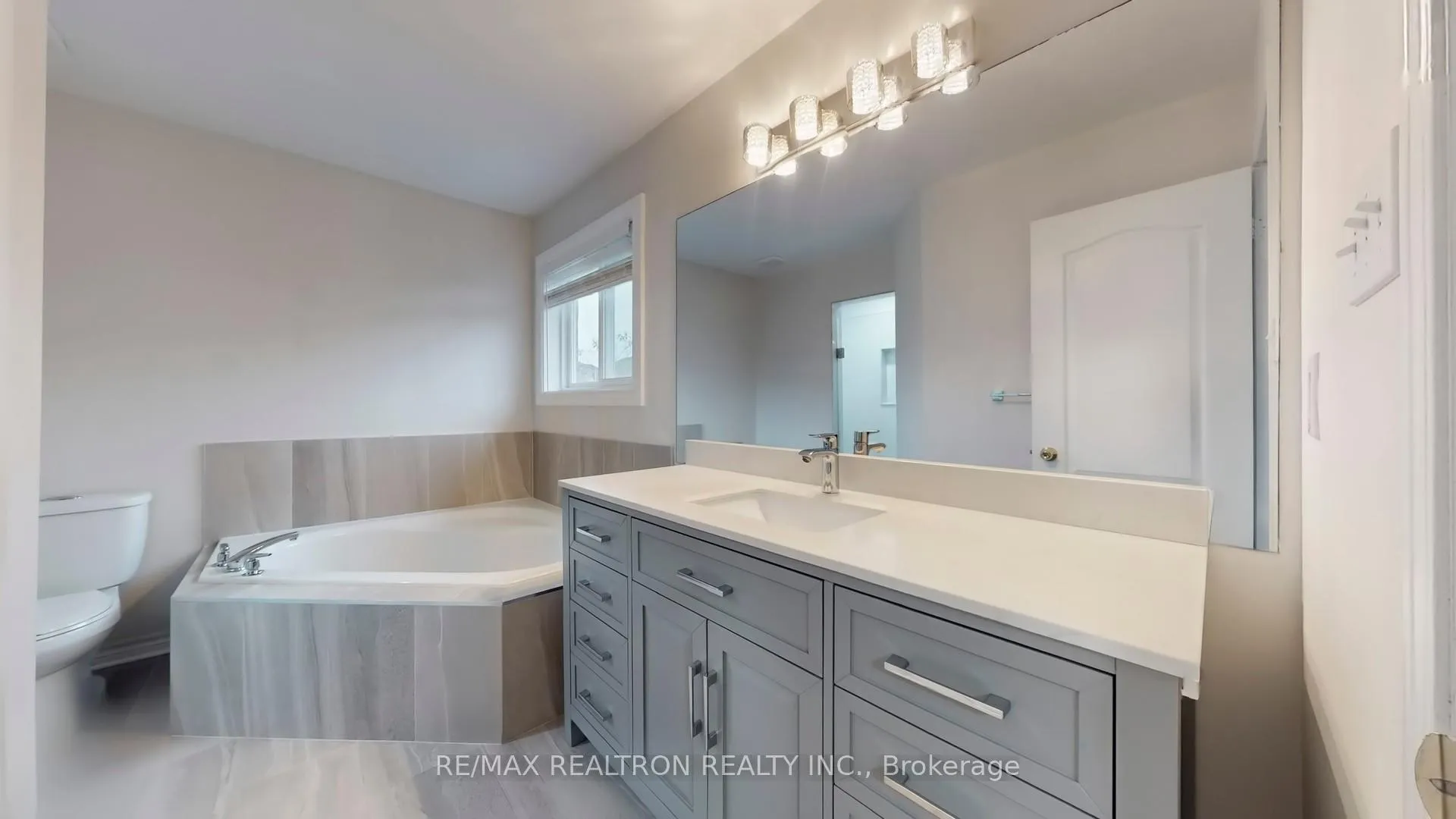 Photo 25 of 214 Everett Street, Markham, Wismer — HOMEH