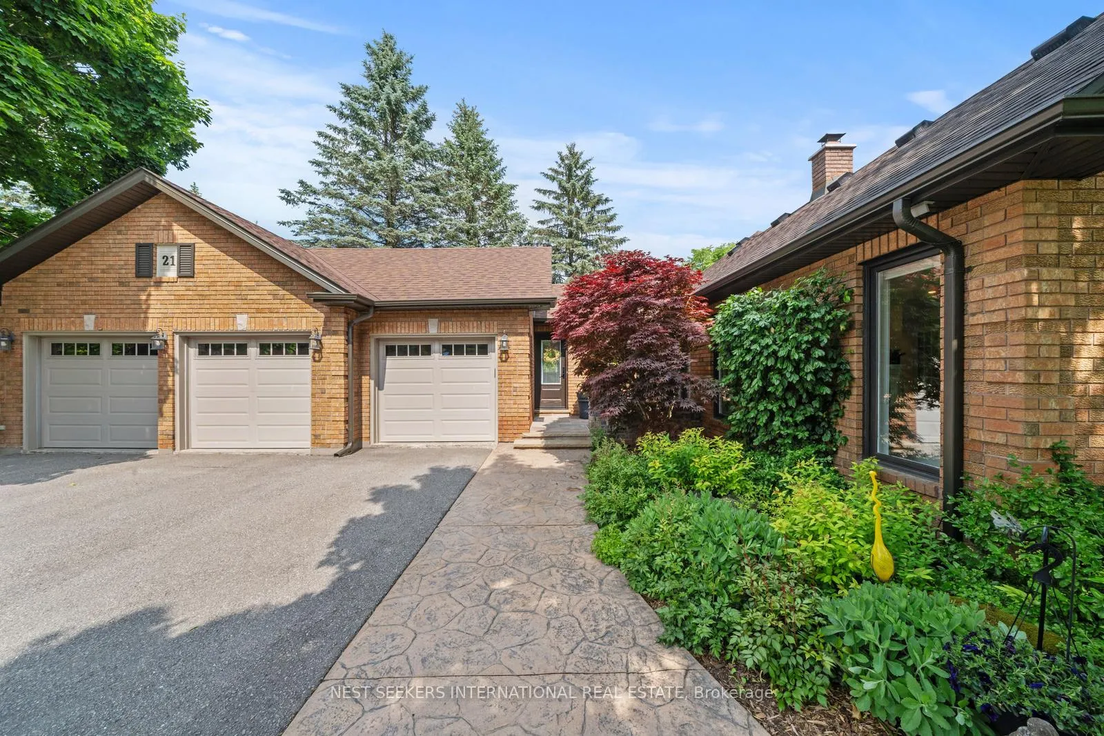 Photo 5 of 21 Rolling Court, King, King City — HOMEH