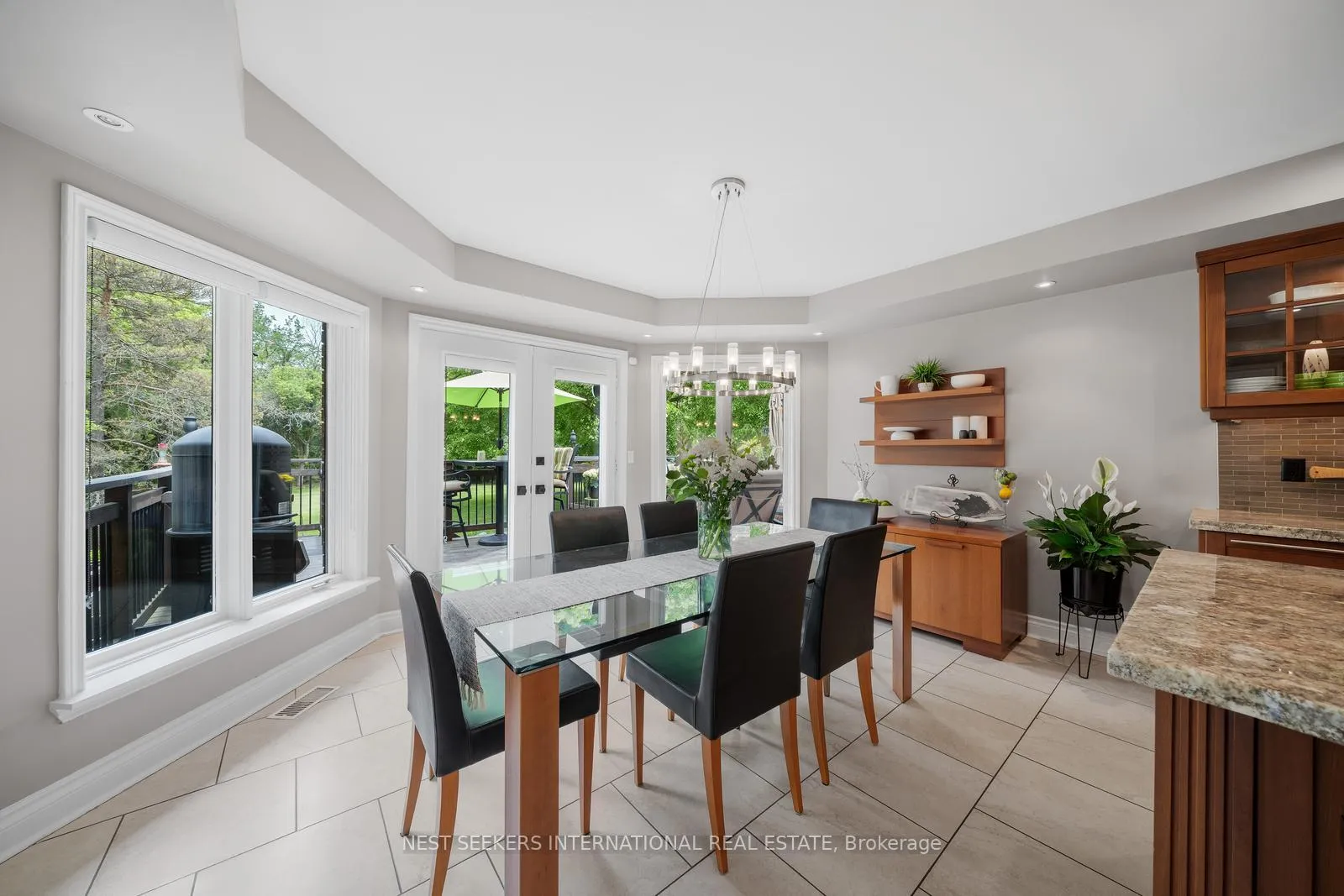 Photo 13 of 21 Rolling Court, King, King City — HOMEH