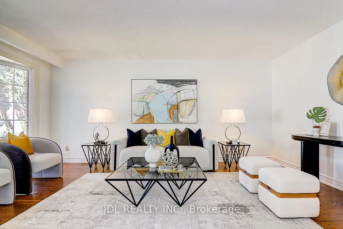 Photo 4 of 7 Shady Lane Crescent, Markham, Royal Orchard — HOMEH