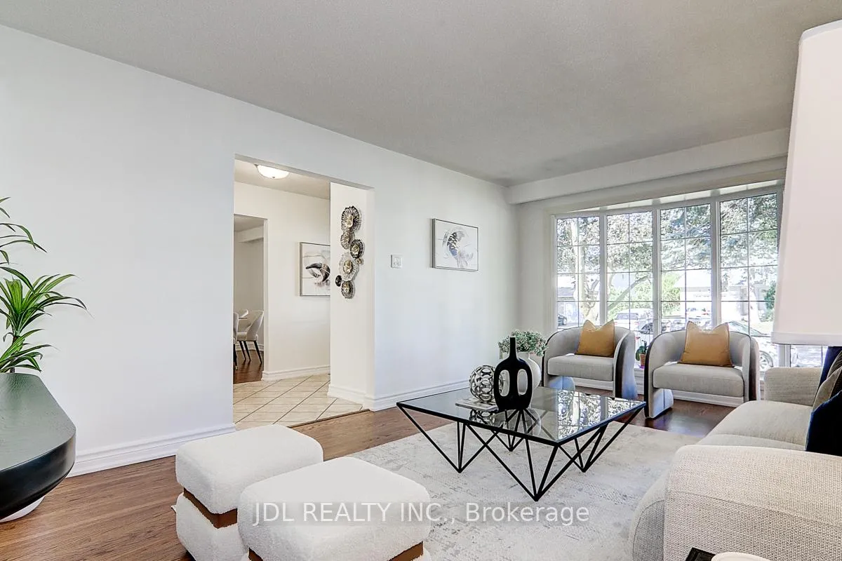 Photo 6 of 7 Shady Lane Crescent, Markham, Royal Orchard — HOMEH