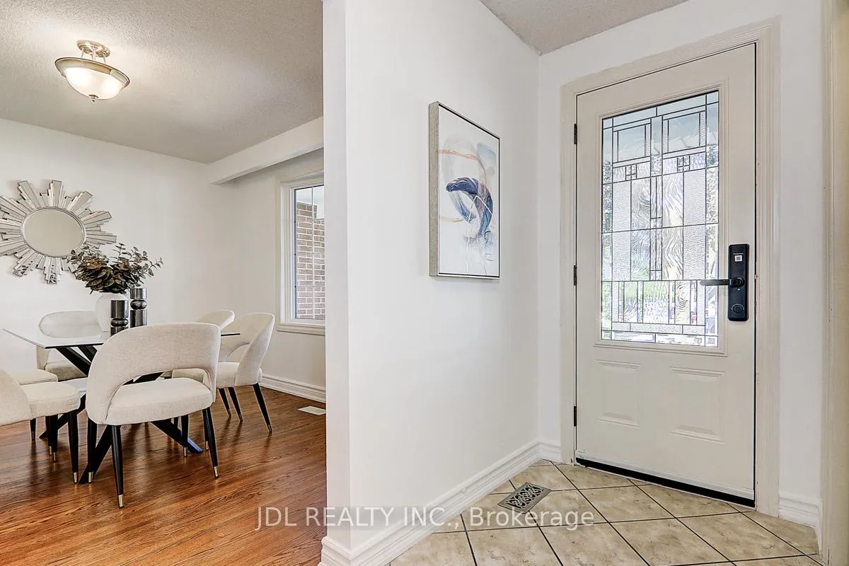 Photo 8 of 7 Shady Lane Crescent, Markham, Royal Orchard — HOMEH