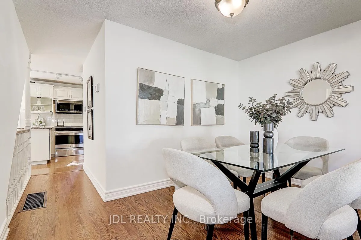 Photo 10 of 7 Shady Lane Crescent, Markham, Royal Orchard — HOMEH