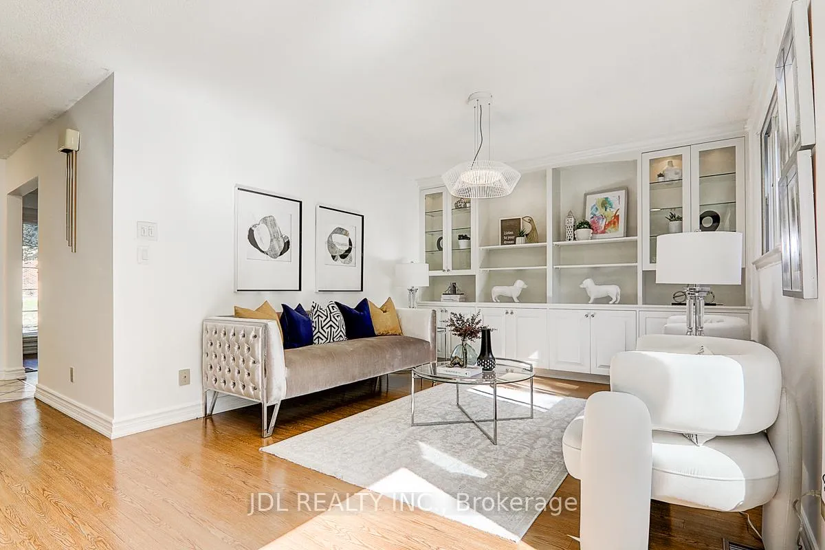 Photo 12 of 7 Shady Lane Crescent, Markham, Royal Orchard — HOMEH